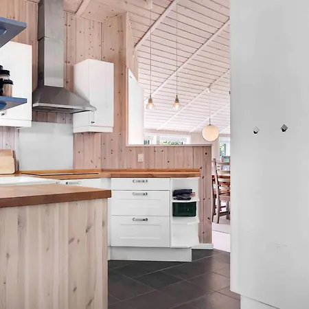 Summer House In Beautiful Nature In Brunshuse Casa vacanze