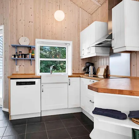 Summer House In Beautiful Nature In Brunshuse Casa vacanze *