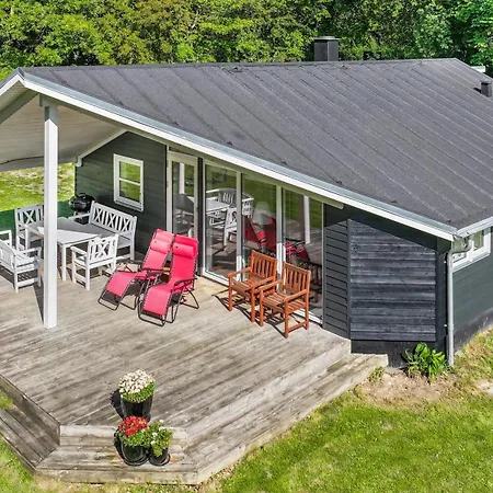 Holiday home Summer House In Beautiful Nature In Brunshuse Harby