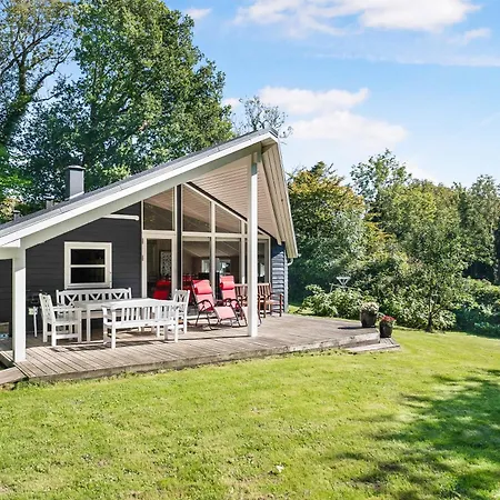 Summer House In Beautiful Nature In Brunshuse *